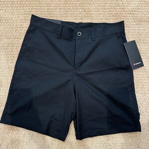 Relaxed-Fit Smooth Twill
Short 9"